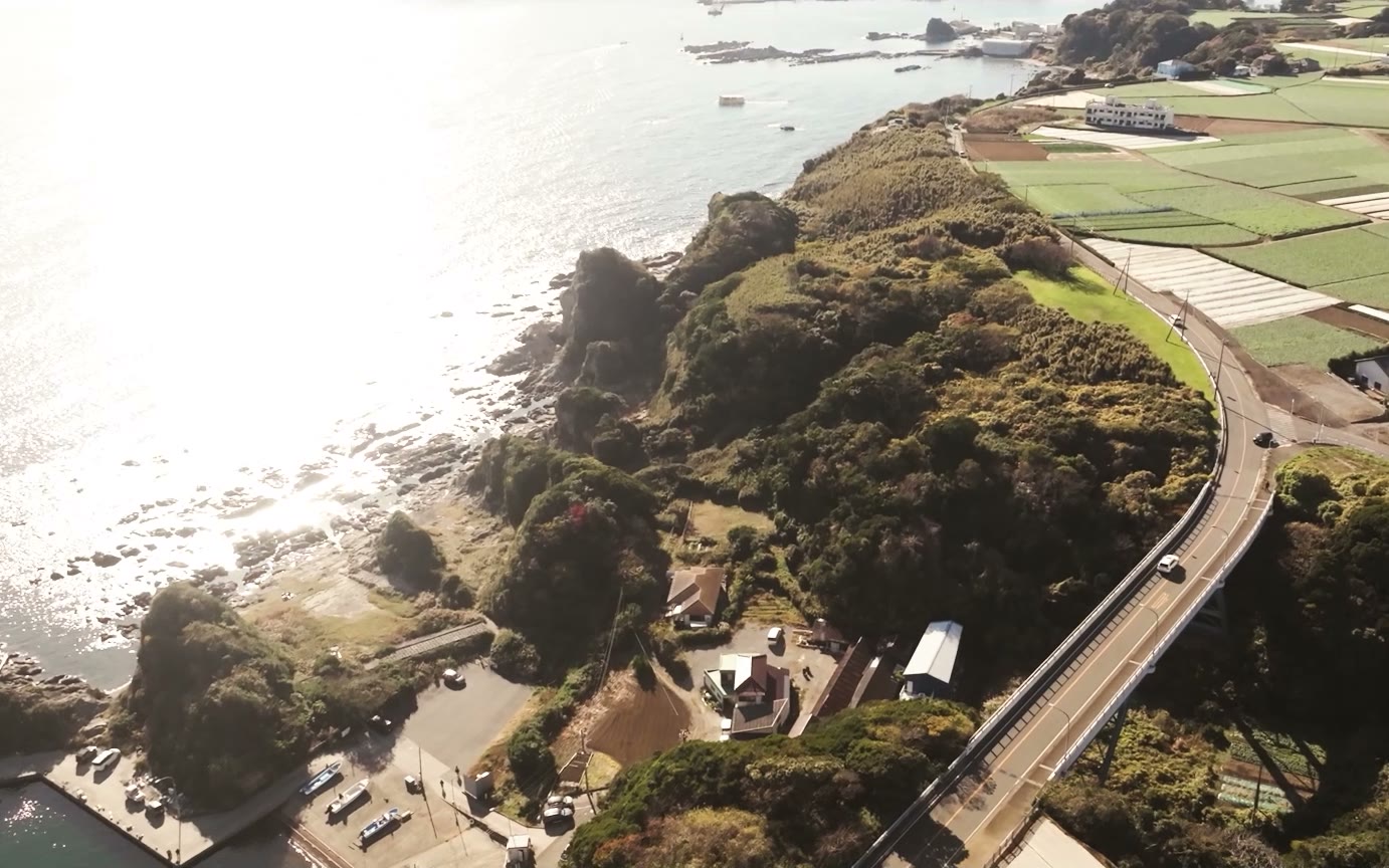 ドローンで撮影した海岸線の空撮